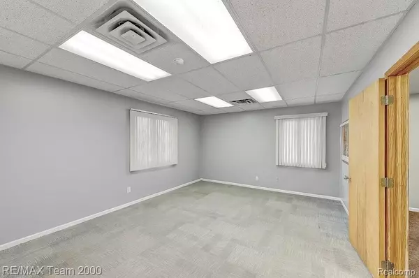 Canton, MI 48187,5773 N CANTON CENTER RD #111