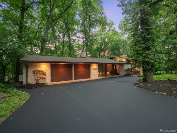 Bloomfield Hills, MI 48302,4363 KAREN LANE