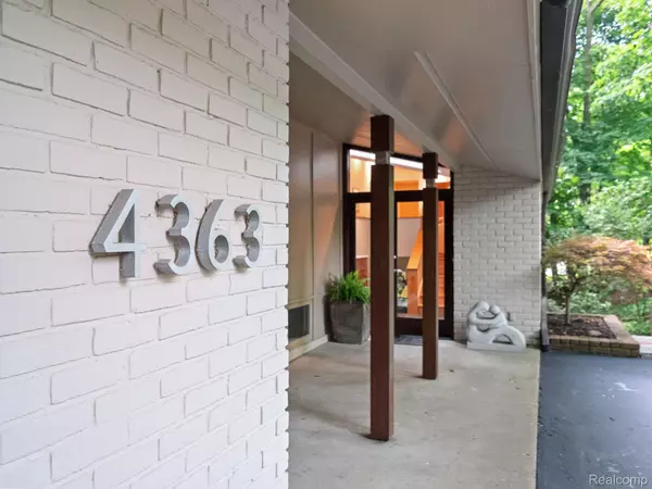 Bloomfield Hills, MI 48302,4363 KAREN LANE