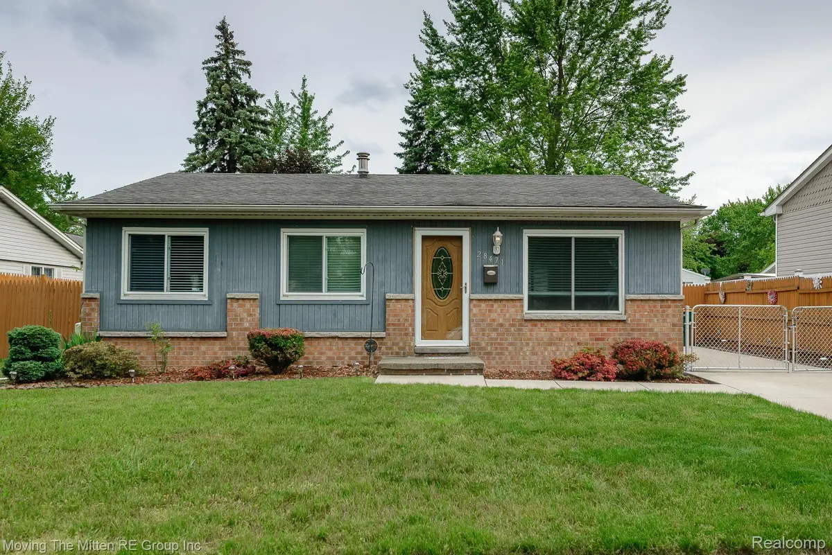 Romulus, MI 48174,28471 GREENVIEW ST