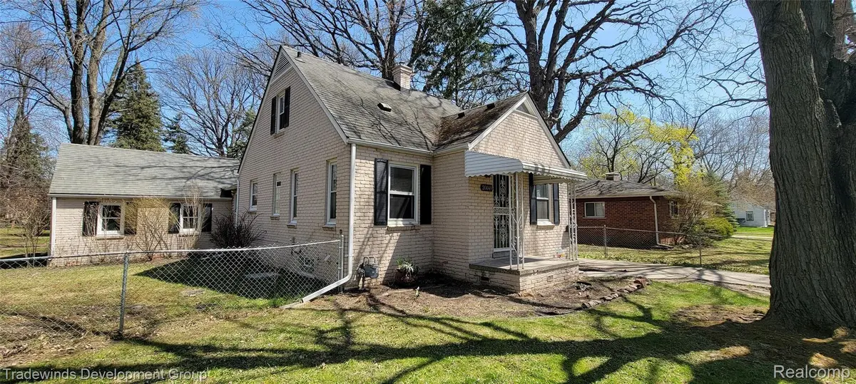 Harper Woods, MI 48225,20049 WOODCREST ST