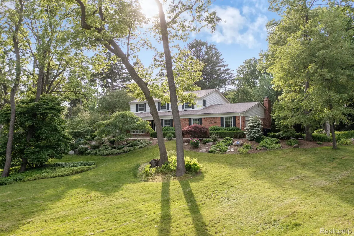 130 GUILFORD RD, Bloomfield Hills, MI 48304