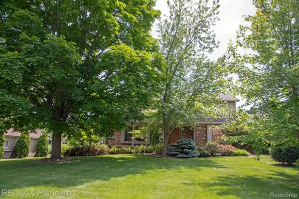 Grand Blanc, MI 48439,5348 MCCANDLISH RD