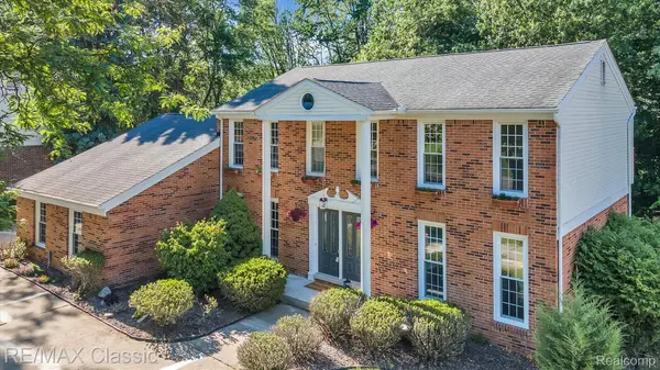 West Bloomfield, MI 48323,5342 Par Valley CT