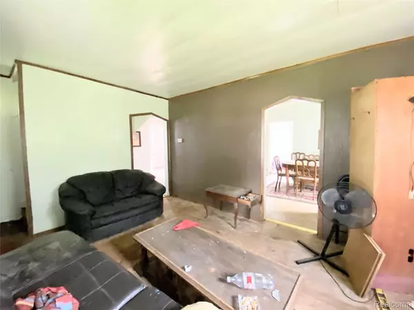 Romulus, MI 48174,6963 BALL RD