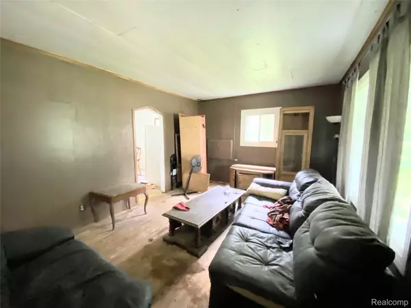 Romulus, MI 48174,6963 BALL RD