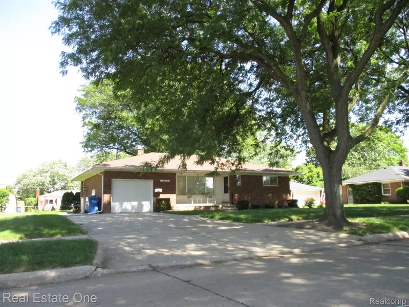 26800 CRYSTAL AVE, Warren, MI 48091
