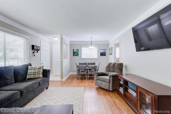 Farmington, MI 48336,32040 MARBLEHEAD RD