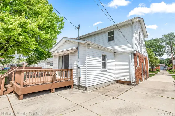 Livonia, MI 48150,9619 LOVELAND ST