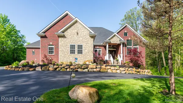 South Lyon, MI 48178,8885 PONTIAC TRL