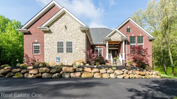 South Lyon, MI 48178,8885 PONTIAC TRL