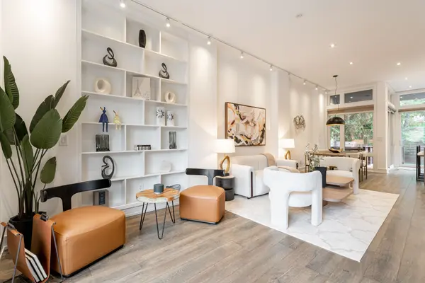 Toronto W02, ON M6S 1X9,65 Harshaw AVE