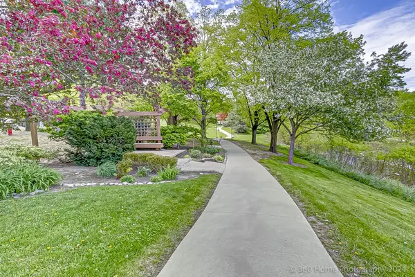 Mississauga, ON L5A 3S6,3100 Kirwin AVE #702