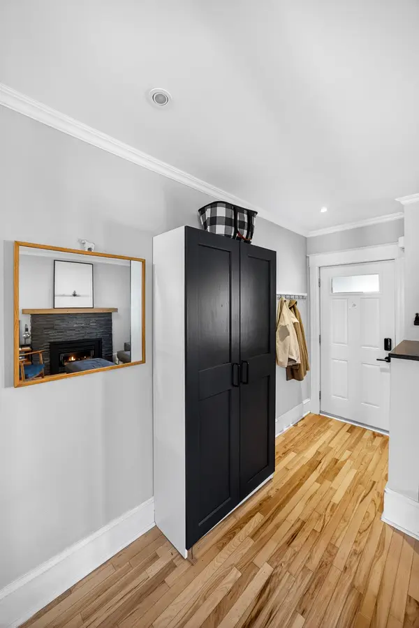 West Centre Town, ON K1Y 3J4,8 Foster ST