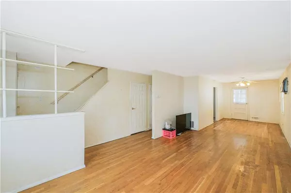 Staten  Island, NY 10306,194 Tysens LN