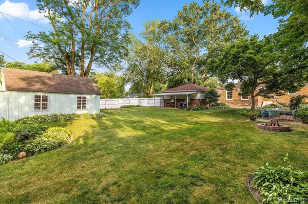 Farmington Hills, MI 48336,29170 Shiawassee RD