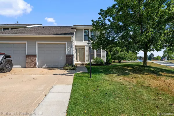 22889 CRANBROOKE DR, Novi, MI 48375