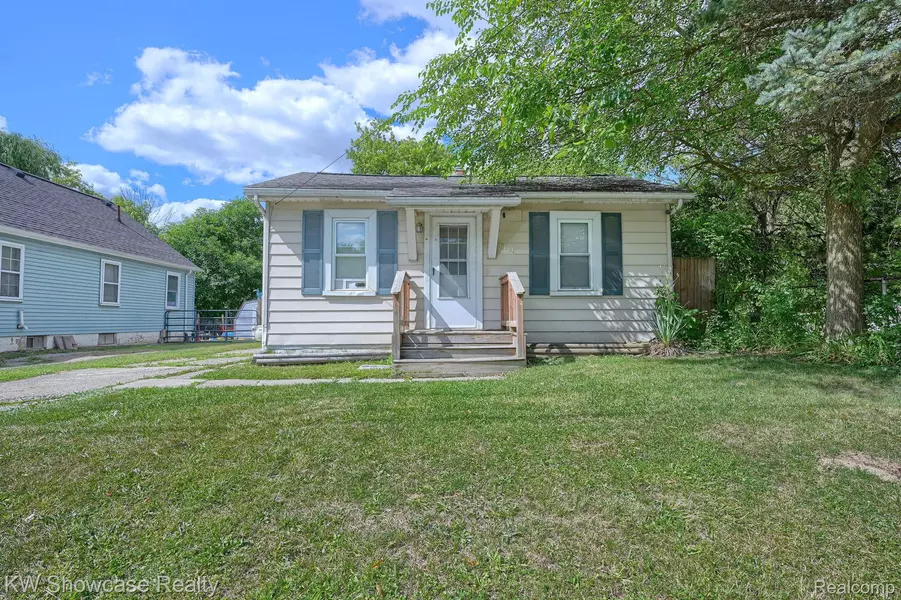 3069 Baker  HTS, Grand Blanc, MI 48507