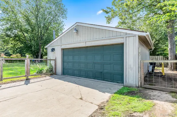 Livonia, MI 48152,29087 PICKFORD ST