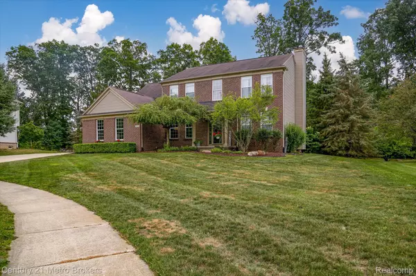 Grand Blanc, MI 48439,6350 KNOB BEND DR