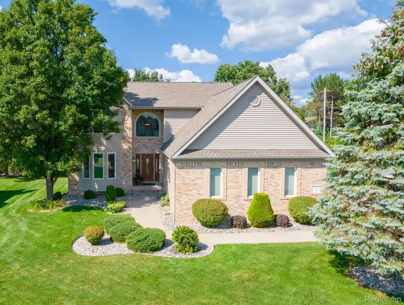 672 MORNINGSIDE DR, Grand Blanc, MI 48439