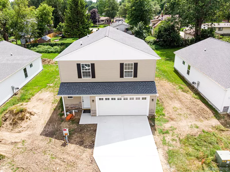 811 PARTRIDGE CT, Holly, MI 48442