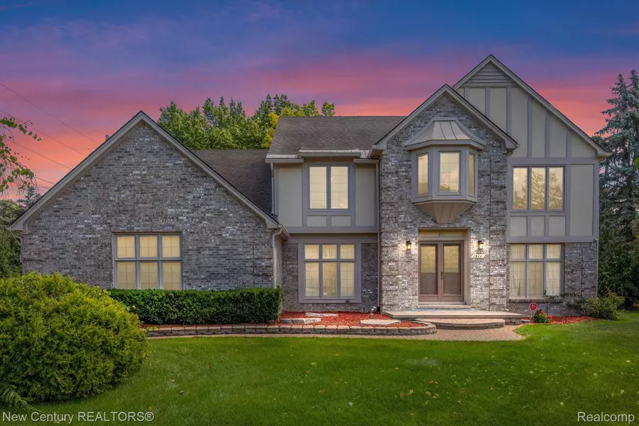 1511 BRANDYWINE DR, Bloomfield Hills, MI 48304