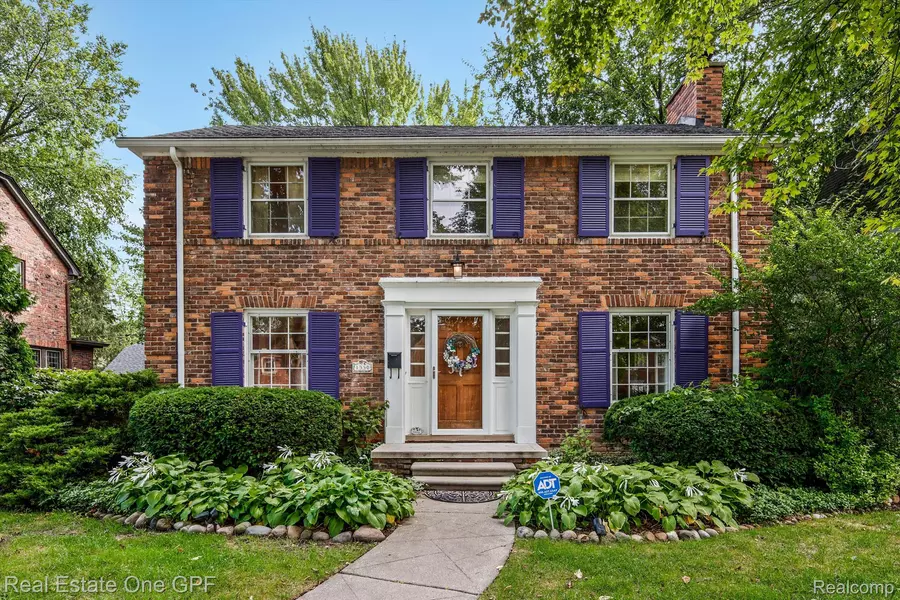 1330 BEDFORD RD, Grosse Pointe Park, MI 48230