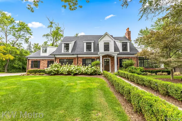 Royal Oak, MI 48067,1716 CEDARHILL DR