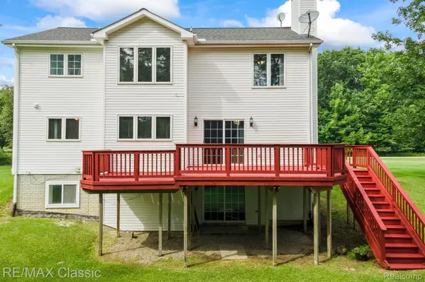 Oxford, MI 48371,5520 SUNKIST DR