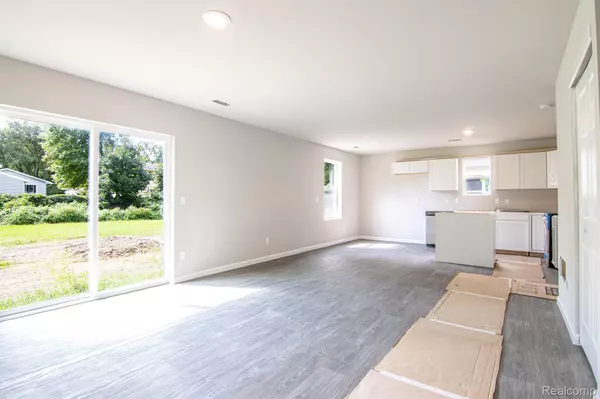 Holly, MI 48442,811 PARTRIDGE CT