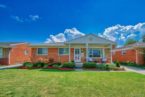 24666 ALMOND AVE, Eastpointe, MI 48021