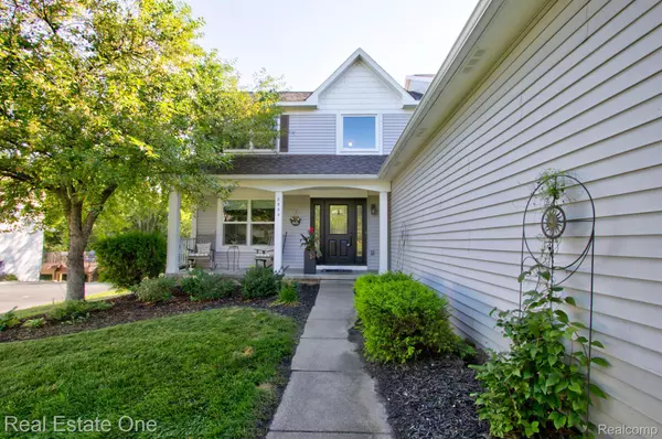 Pinckney, MI 48169,8959 Redstone DR