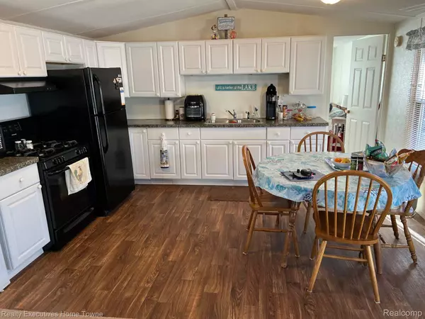 Port Sanilac, MI 48469,408  Silver Sands DR