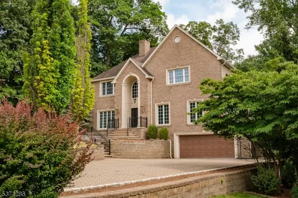 296 Oakwood Ave, North Haledon Boro, NJ 07508