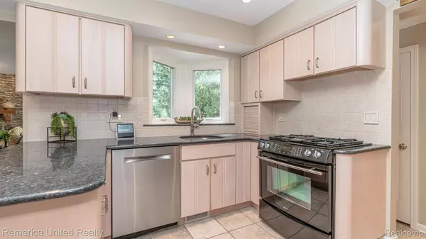 Northville, MI 48168,42567 RAVINA LN