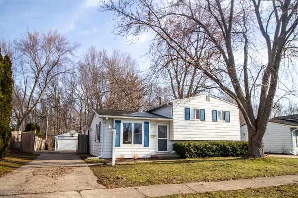 537 Clarion St, Clio, MI 48420
