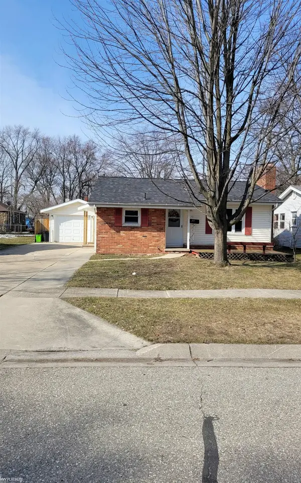 2833 Maple Street, Port Huron, MI 48060