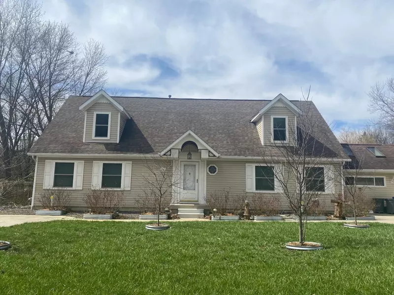 2385 Meadow St, Flushing, MI 48433