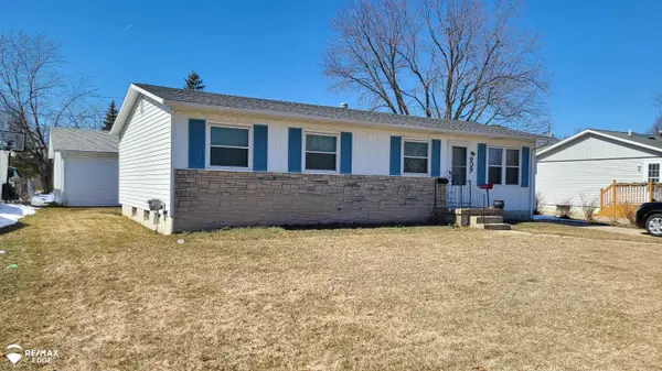 909 N Gould St, Owosso, MI 48867