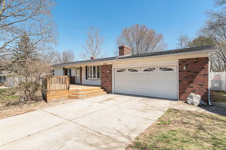 8596 Gallant Fox Trail, Flushing, MI 48433