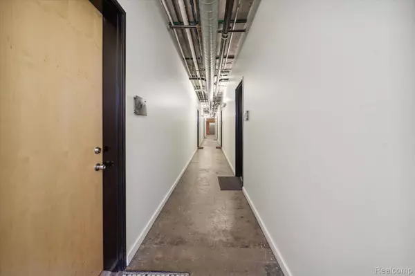 Detroit, MI 48201,55 W Canfield #10