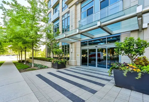 Toronto W08, ON M9B 0A4,15 Viking LN #2208