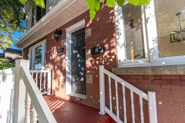 Niagara Falls, ON L2E 6B3,4876 Portage RD