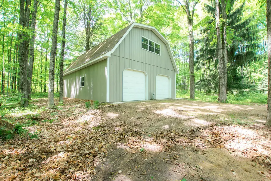 1250 River Road, Beulah, MI 49617