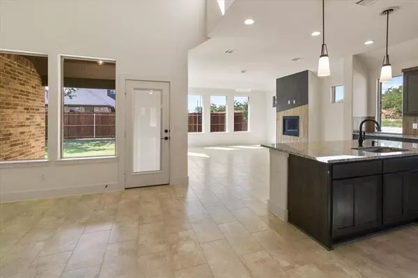 Fort Worth, TX 76120,929 Ryed Lane