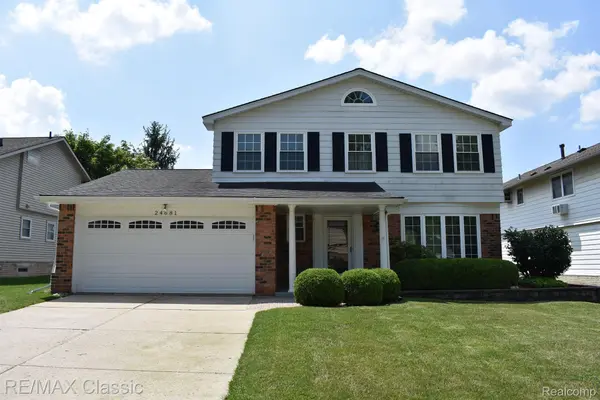 24681 APPLE CREST DR, Novi, MI 48375