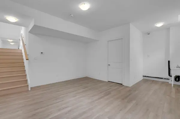 Caledon, ON L7E 4L2,26 Desiree PL #2303