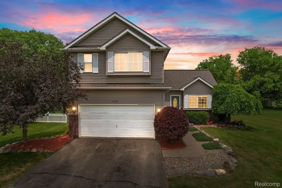 6039 MAPLE TRL, Grand Blanc, MI 48439