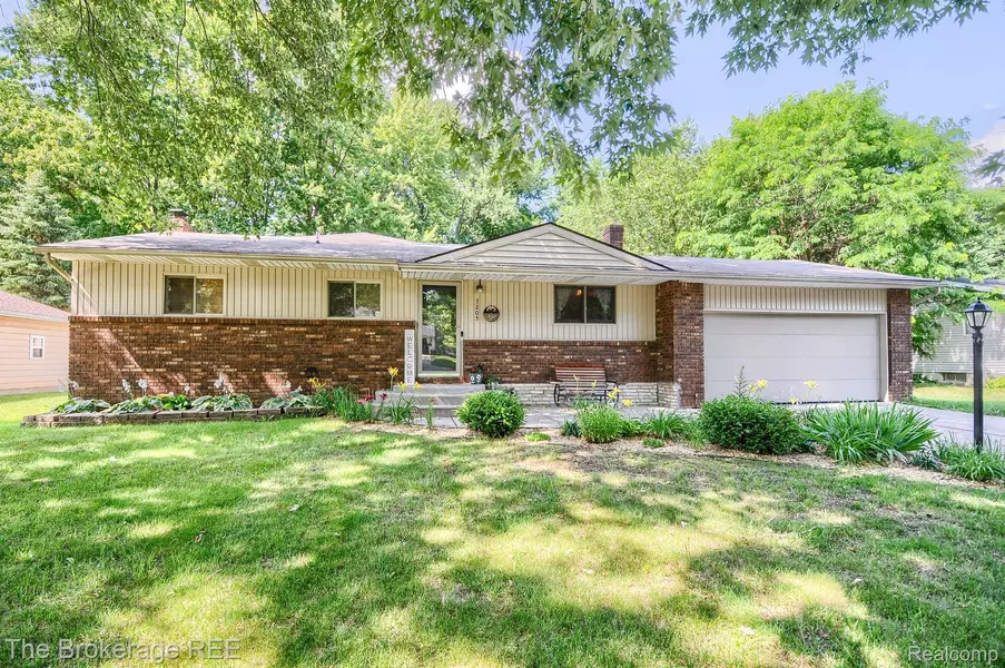 7205 MOUNT JULIET DR, Davison, MI 48423